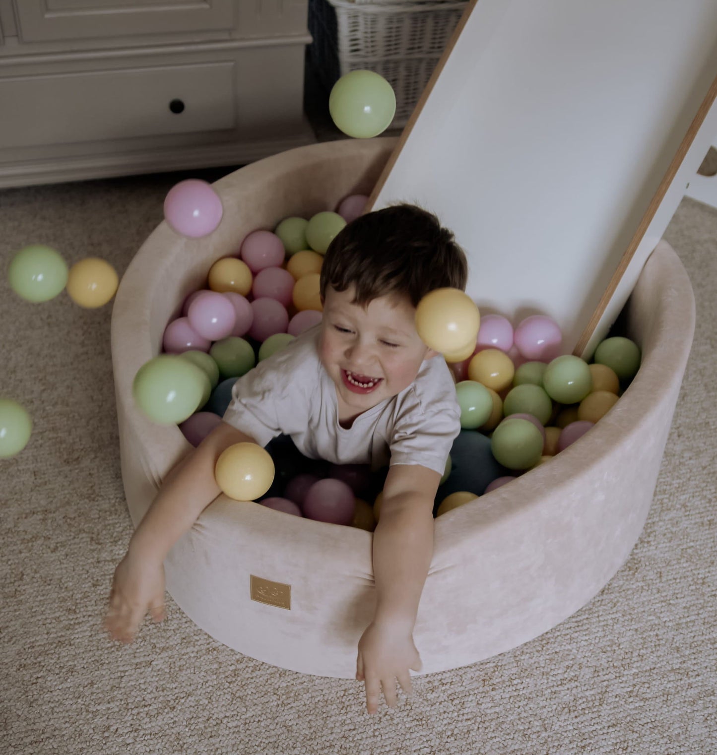 Round Velvet Foam Ball Pit For Children